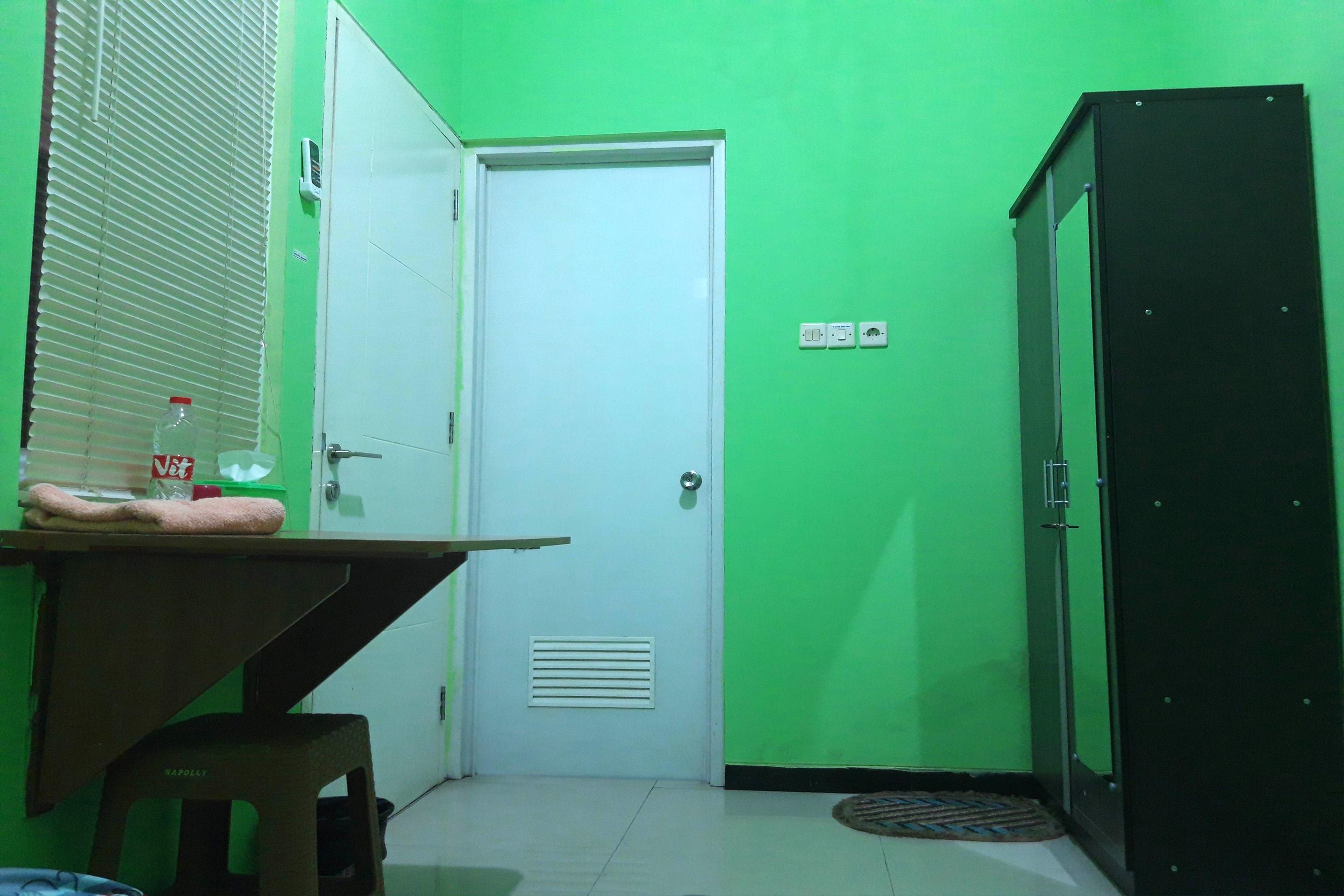OYO 1815 Gatsu Residence Semarang Exterior foto